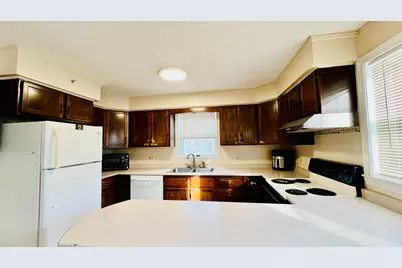 1883 Essex Street, Bangor, ME 04401 - Photo 9