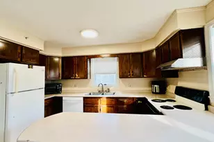 1883 Essex St, Bangor, ME 04401 - Photo 9