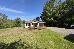 237 Foxcroft Rd, Houlton, ME 04730 - Photo 5