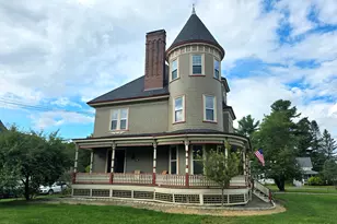 32 Pleasant St, Houlton, ME 04730 - Photo 5