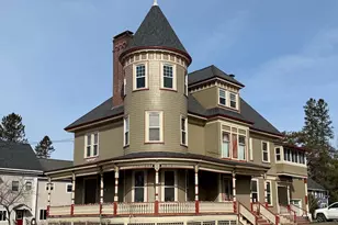 32 Pleasant St, Houlton, ME 04730 - Photo 1
