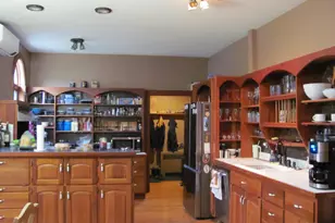 32 Pleasant St, Houlton, ME 04730 - Photo 9