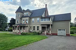 32 Pleasant St, Houlton, ME 04730 - Photo 13