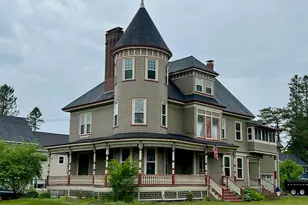 32 Pleasant St, Houlton, ME 04730 - Photo 7