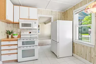 27 Edgemont Ave, Waterville, ME 04901 - Photo 9