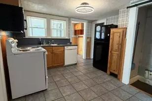 98 Rochester St, Berwick, ME 03901 - Photo 9