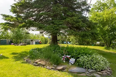 24 Florence Avenue, Houlton, ME 04730 - Photo 3