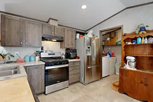 28 Bethany Dr, Sanford, ME 04073 - Photo 3