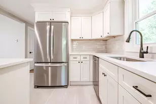 219 Broadturn Rd, Scarborough, ME 04074 - Photo 9