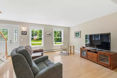 32 Beechwood Drive, Topsham, ME 04086 - Photo 9