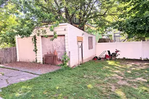 22 Wood St, Lewiston, ME 04240 - Photo 5