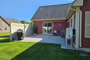 8 Chickadee Ln, Hampden, ME 04444 - Photo 9