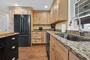 31 Samuel Rd, Portland, ME 04103 - Photo 7
