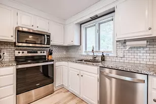 21 Valley St, South Portland, ME 04106 - Photo 9