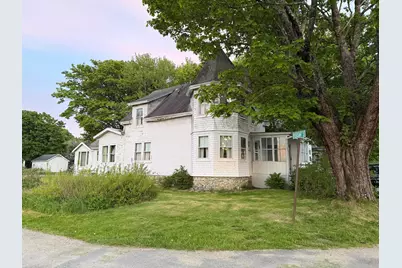 25 Pleasant Street, Vinalhaven, ME 04863 - Photo 1