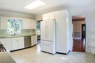 26 Mitchell St, Mechanic Falls, ME 04256 - Photo 9