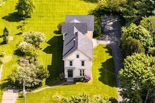 77 Main St, Rockport, ME 04856 - Photo 3