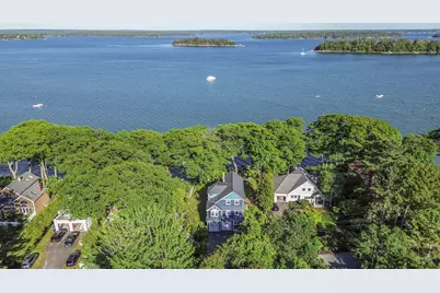 86 Maquoit Drive, Freeport, ME 04032 - Photo 1