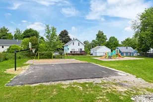 29 Sterling St, Waterville, ME 04901 - Photo 9