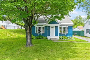 29 Sterling St, Waterville, ME 04901 - Photo 3