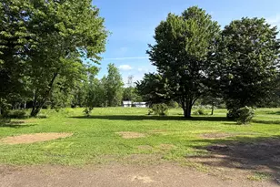 199 Dunn Rd, Dexter, ME 04930 - Photo 3