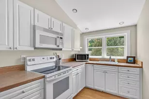 49 Talbot Ave, Rockland, ME 04841 - Photo 9