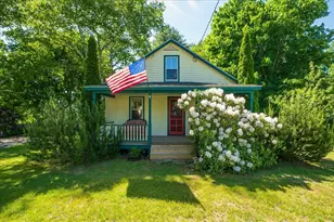 6 Thomas St, Camden, ME 04843 - Photo 1
