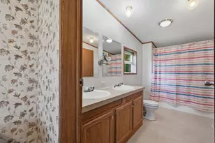 911 Main St, Monmouth, ME 04259 - Photo 15