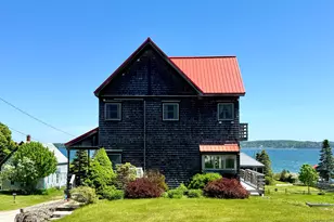 5 Franklin St, Eastport, ME 04631 - Photo 9
