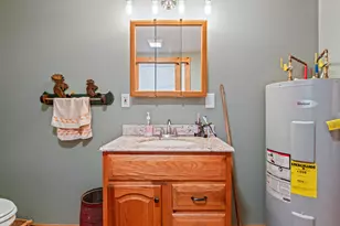 537 Sunflower Ln E, Sidney, ME 04330 - Photo 29