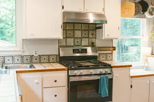37 Pleasant Valley Rd, Cumberland, ME 04021 - Photo 9