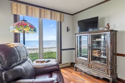 207 E Grand Avenue #C2, Old Orchard Beach, ME 04064 - Photo 5