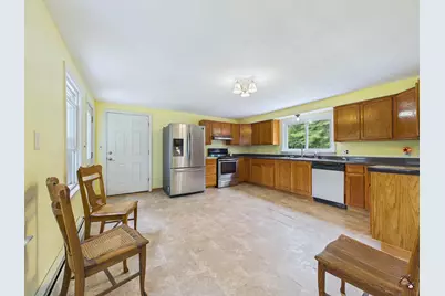 207 Pleasant Street, Mechanic Falls, ME 04256 - Photo 11
