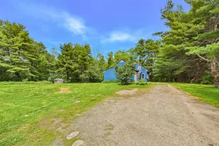 207 Pleasant St, Mechanic Falls, ME 04256 - Photo 5