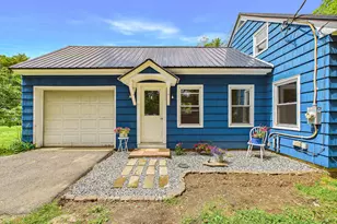 207 Pleasant St, Mechanic Falls, ME 04256 - Photo 9