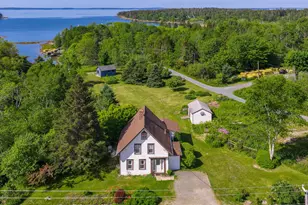 714 Tremont Rd, Tremont, ME 04612 - Photo 9