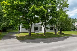 36 Pleasant St, Rangeley, ME 04970 - Photo 3