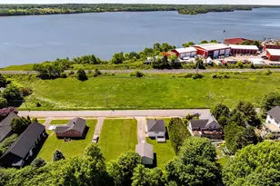 34 Thatcher St, Thomaston, ME 04861 - Photo 3