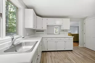 18 Cape Woods Dr, Cape Elizabeth, ME 04107 - Photo 9