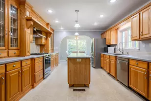 256 Meadow Rd, Topsham, ME 04086 - Photo 9