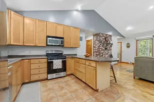 32 Fieldstone Dr, West Gardiner, ME 04345 - Photo 11