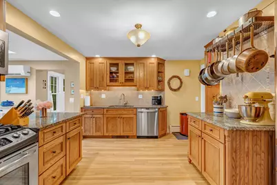 142 Longfellow Street, Portland, ME 04103 - Photo 17