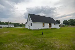 319 Harmons Corner Rd, Auburn, ME 04210 - Photo 7