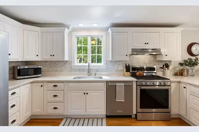 5 Bayberry Lane, Cape Elizabeth, ME 04107 - Photo 5