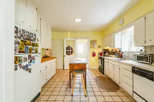 29 Spruce St, Rockport, ME 04856 - Photo 5