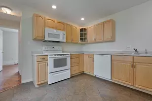 259 York St, Portland, ME 04102 - Photo 3
