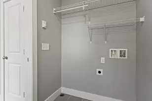 9 Cole St, South Portland, ME 04106 - Photo 11