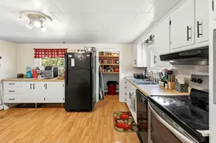 22 Pendleton St, Brewer, ME 04412 - Photo 13