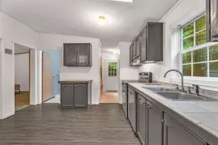 135 Ridgewood Dr, Warren, ME 04864 - Photo 15