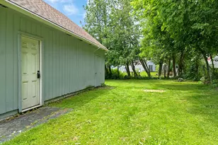 33 Cottage St, Fairfield, ME 04901 - Photo 33